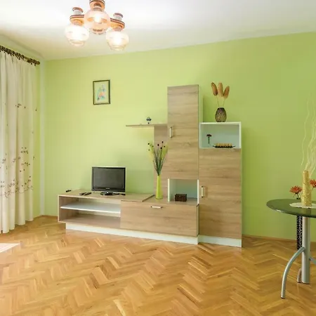 Two-bedroom In Apartman Kršan