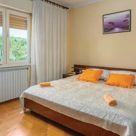 Two-bedroom In Apartman Kršan