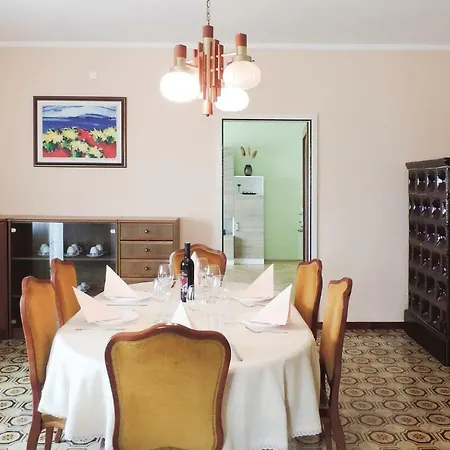 Two-bedroom In Apartamento *